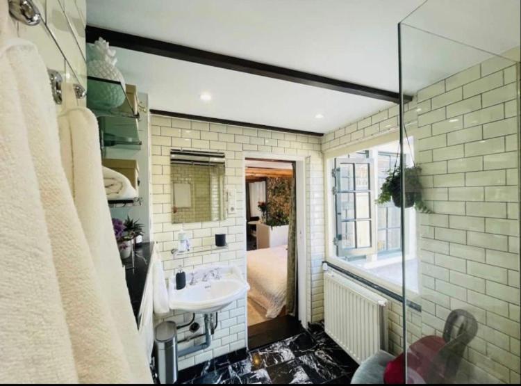 The Enlightened House Luxury Suites Amsterdam Exterior photo